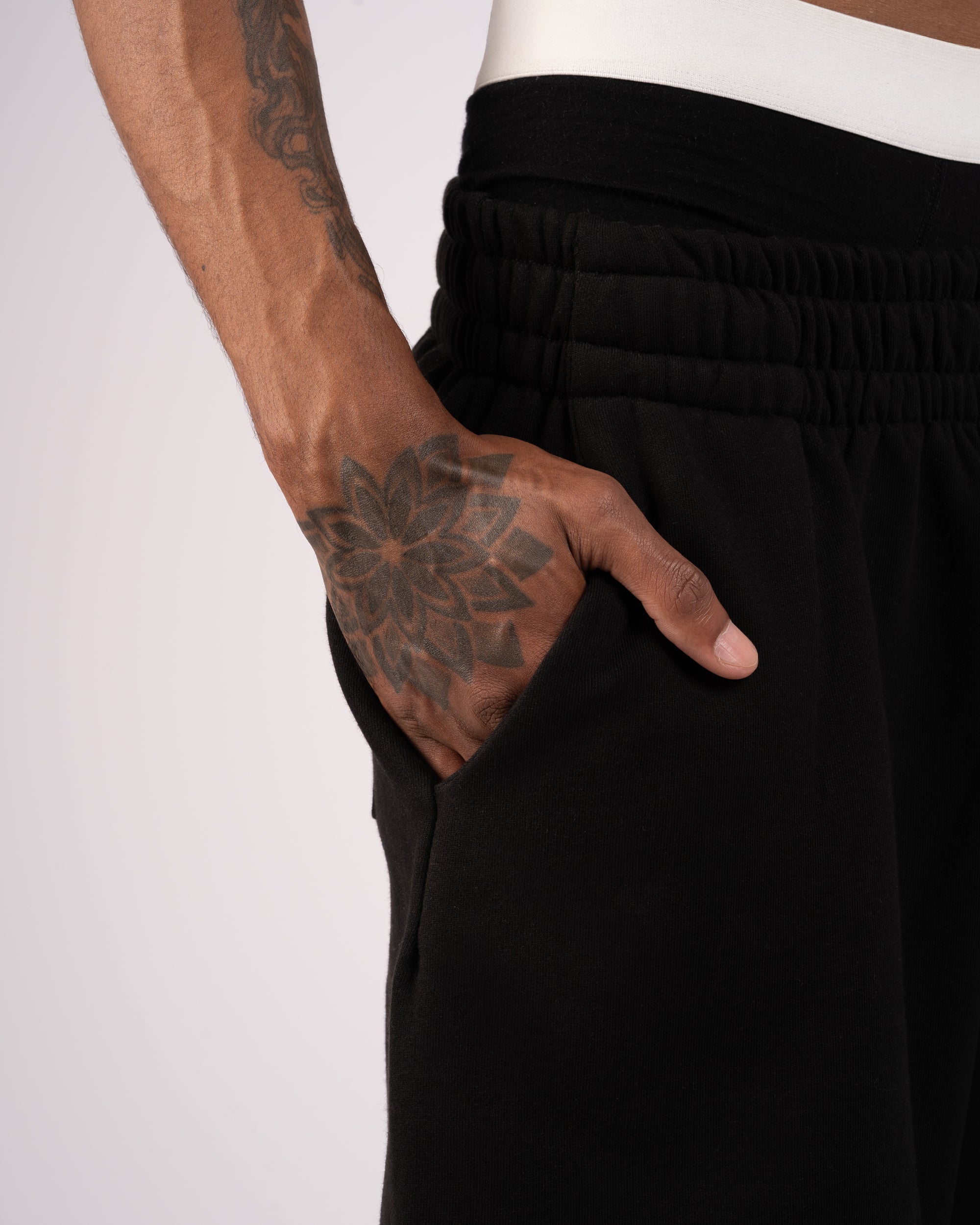 FLEECE SHORTS 400 GSM - BLACK