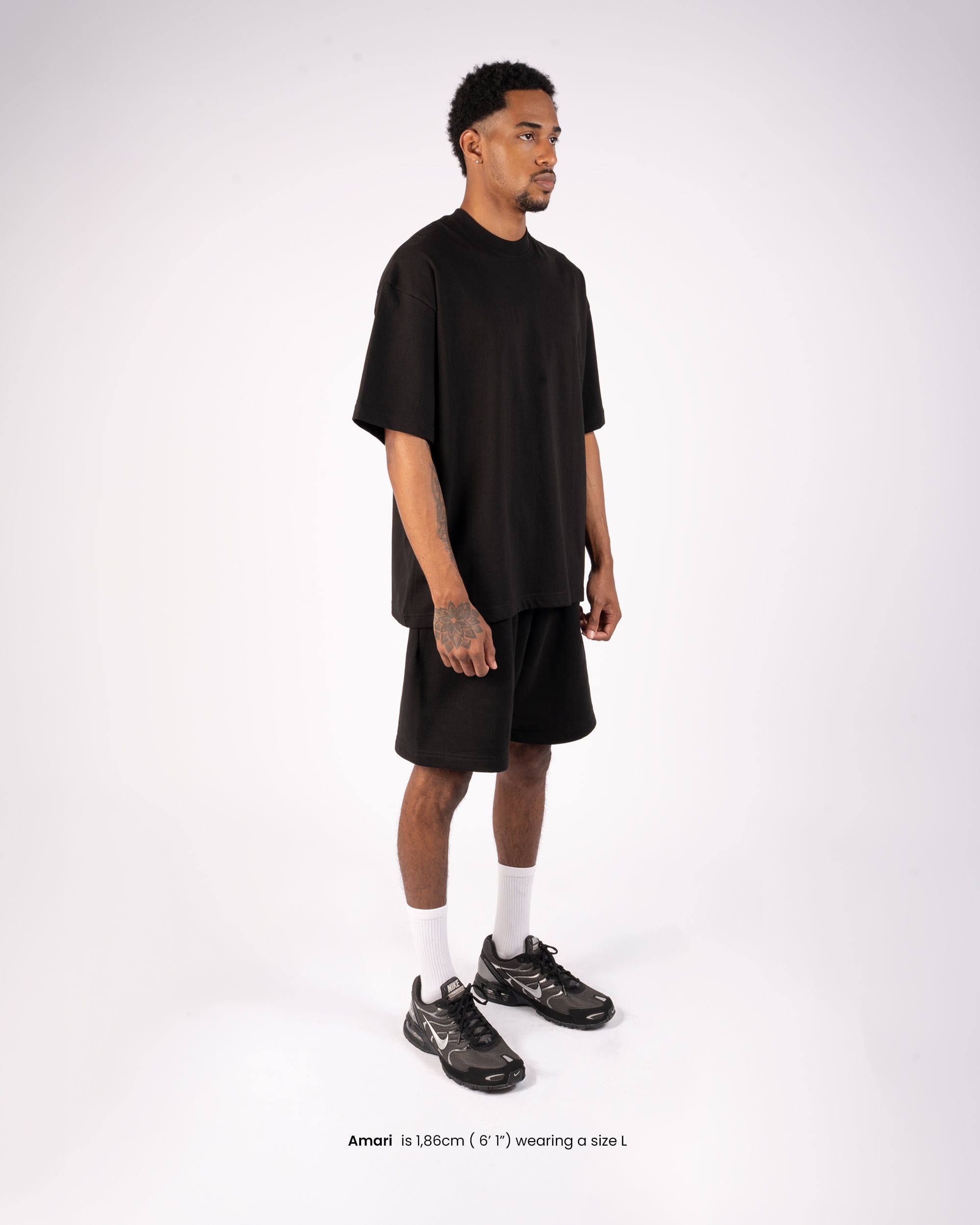 OVERSIZED T-SHIRT 200 GSM - BLACK